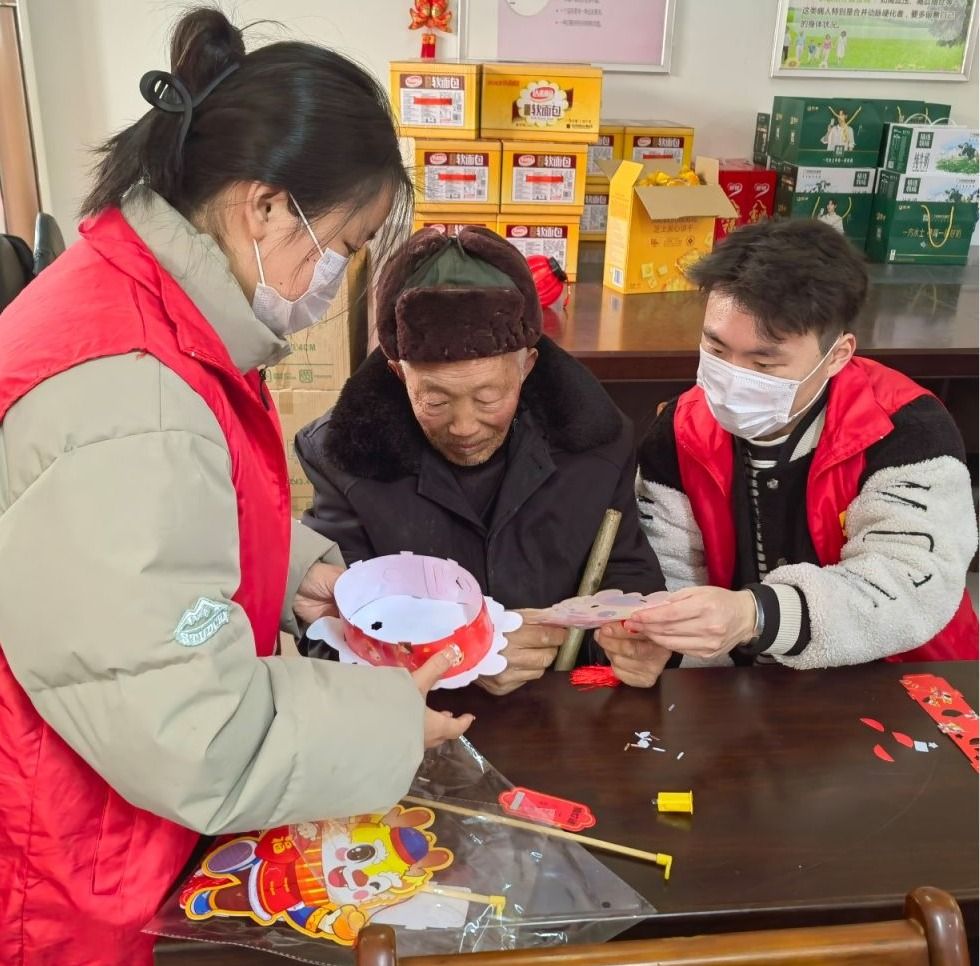 【雷锋月系列活动】信息工程学院团总支开展“春日学雷锋,情暖敬老院”志愿活动